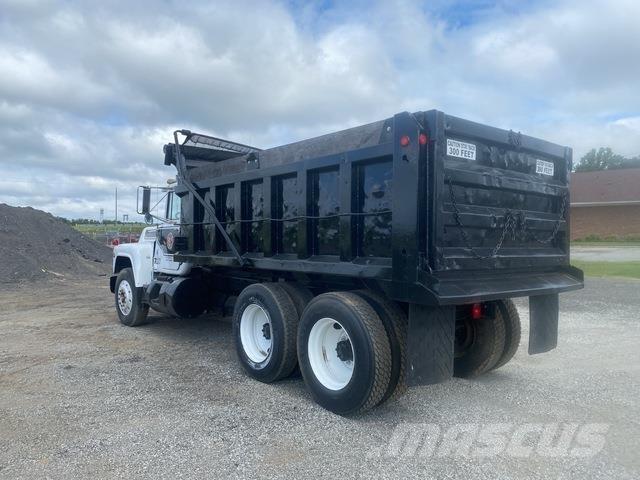 Mack R690ST Грузовики-Самосвалы