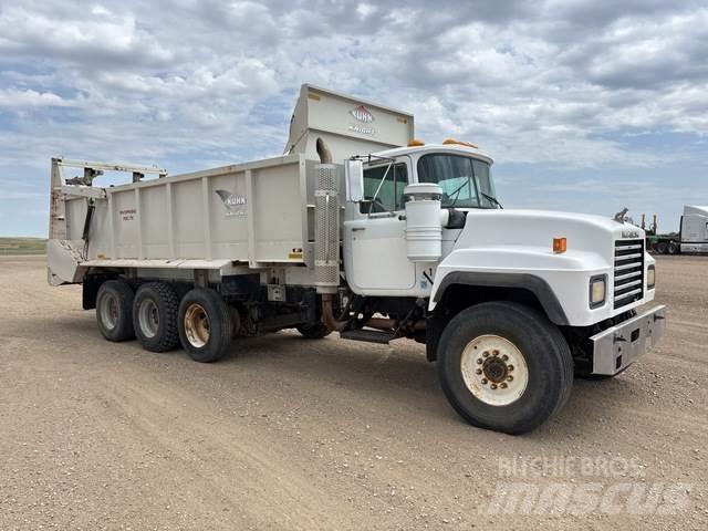 Mack RD60 Снежные отвалы и плуги