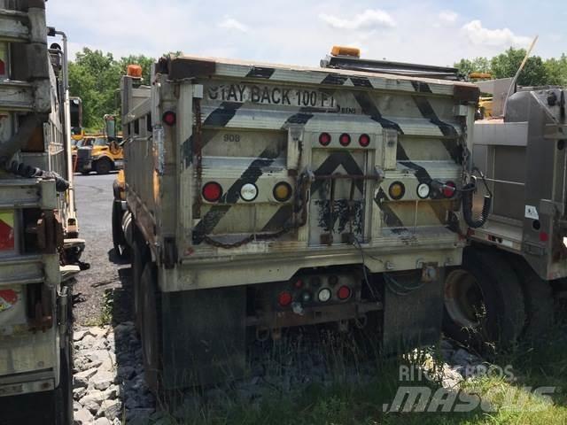 Mack RD600 Снежные отвалы и плуги