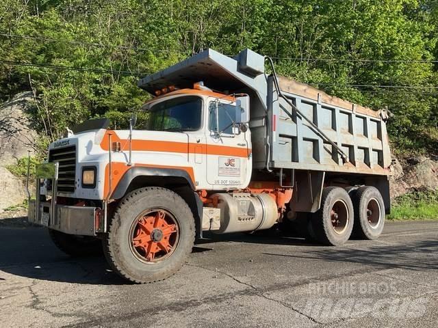 Mack RD686SX Грузовики-Самосвалы
