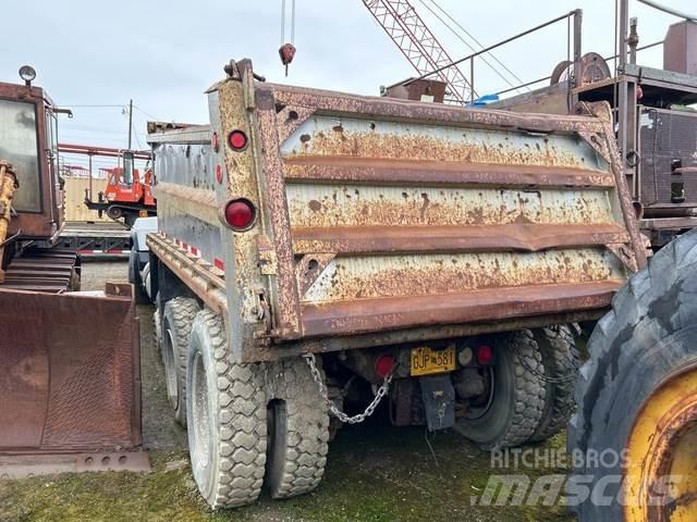 Mack RD688S Грузовики-Самосвалы