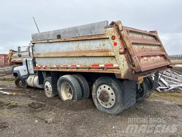 Mack RD688S Грузовики-Самосвалы