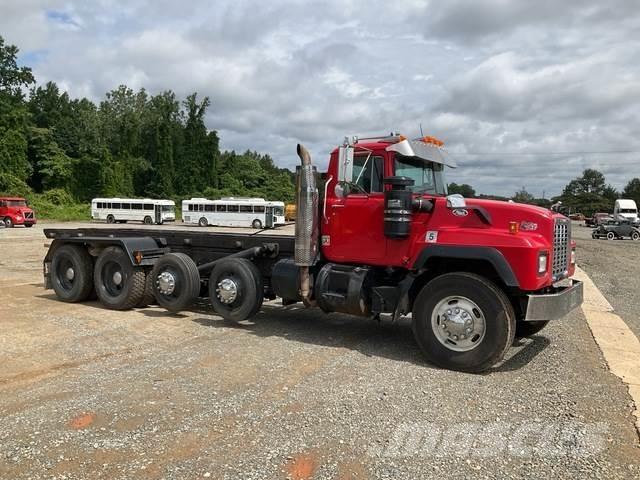 Mack RD688S Скиповые погрузчики