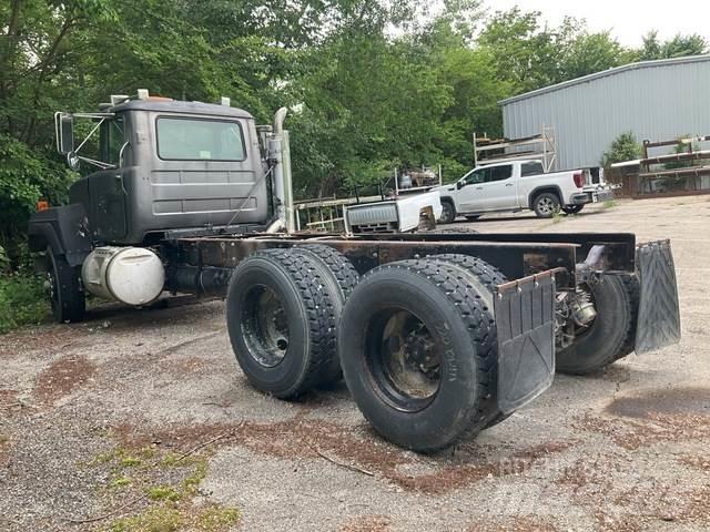 Mack RD688S Кабины