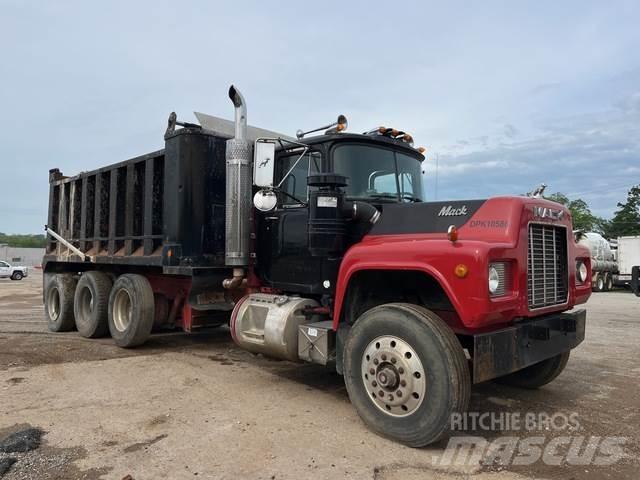 Mack RD690S Грузовики-Самосвалы