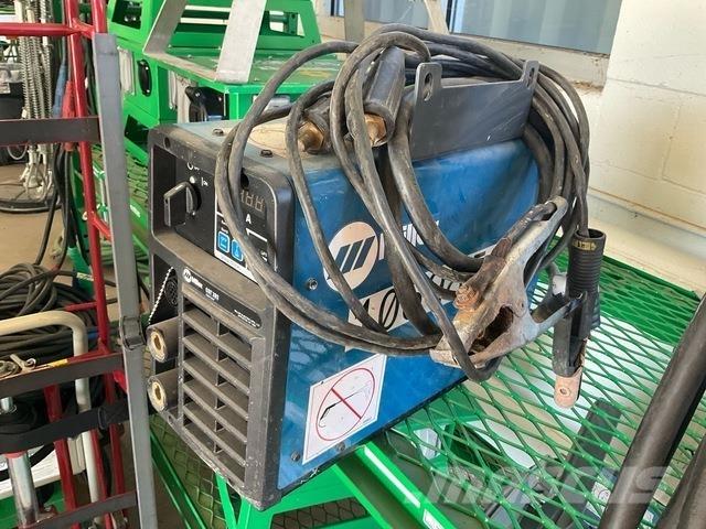 Miller CST282 Сварочные аппараты