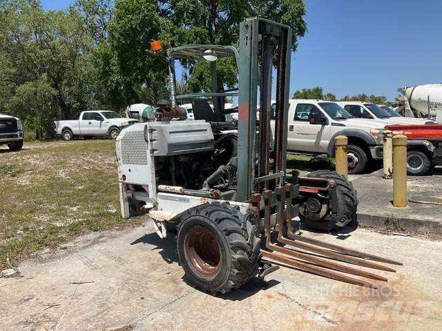 Moffett M5000 Прицепные вилочные погрузчики