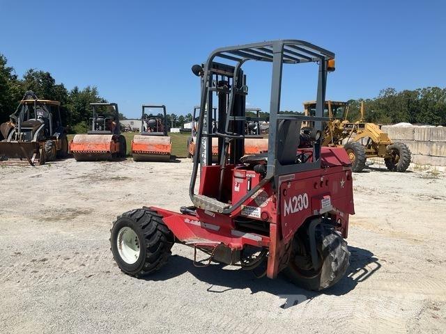 Moffett M5000 Прицепные вилочные погрузчики