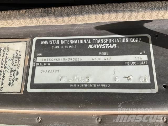 Navistar 4700 Грузовики-Фургоны