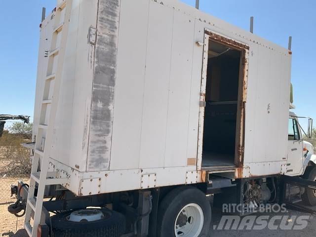 Navistar 4700 Грузовики-Фургоны