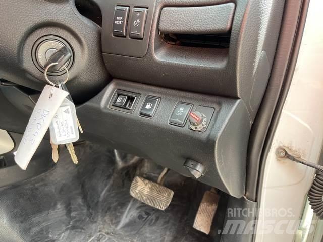 Nissan Navara Бортовые фургоны