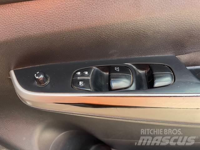 Nissan Navara Бортовые фургоны