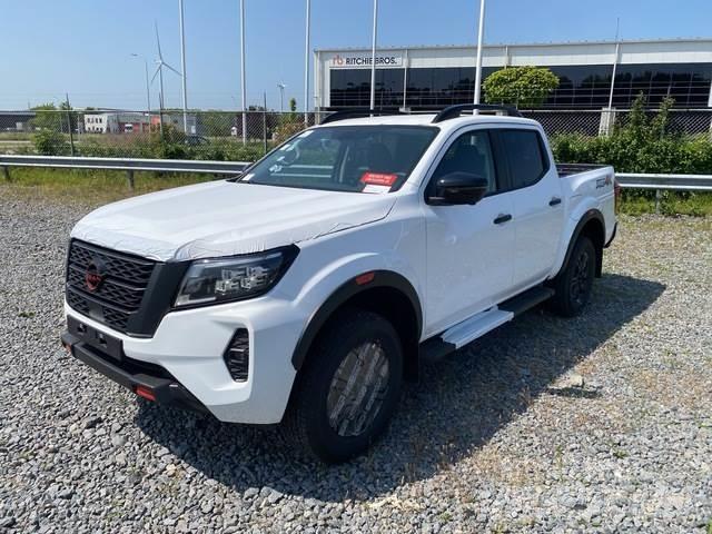 Nissan Navara Прочие фургоны