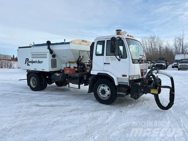Nissan UD3300 Автобетоносмесители