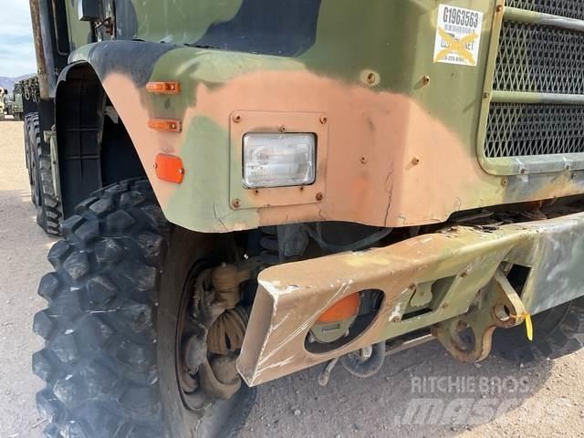 Oshkosh  Грузовики-Фургоны