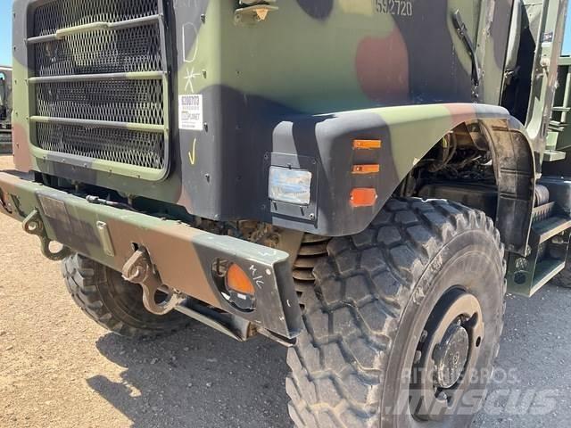 Oshkosh AMK23A1 Грузовики-Фургоны
