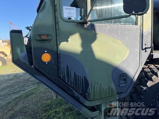 Oshkosh M985 Специальные грузовики