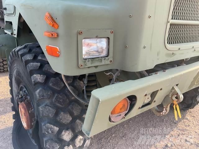 Oshkosh MK25 Грузовики-Фургоны
