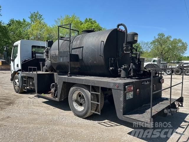 Peterbilt 220 Специальные грузовики