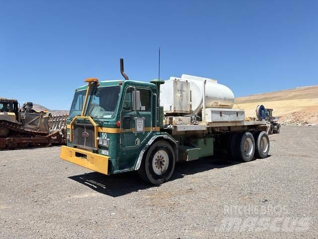 Peterbilt 320 Грузовики-цистерны