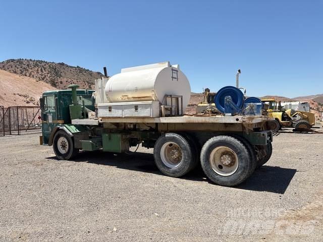 Peterbilt 320 Грузовики-цистерны
