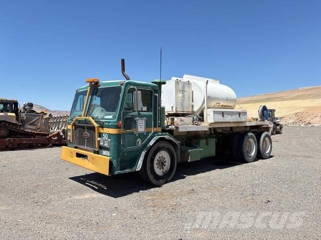Peterbilt 320 Грузовики-цистерны