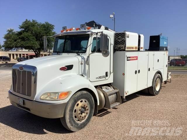 Peterbilt 330 Комбинированные дорожные машины