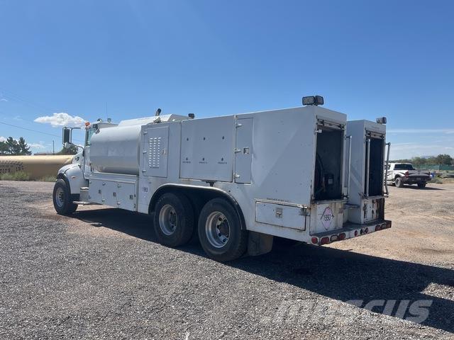 Peterbilt 335 Грузовики-цистерны