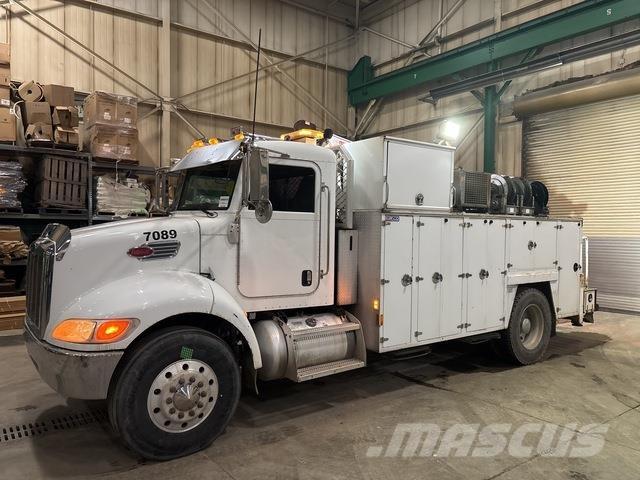 Peterbilt 335 Комбинированные дорожные машины