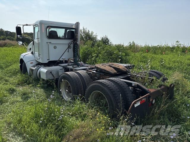 Peterbilt 384 Седельные тягачи
