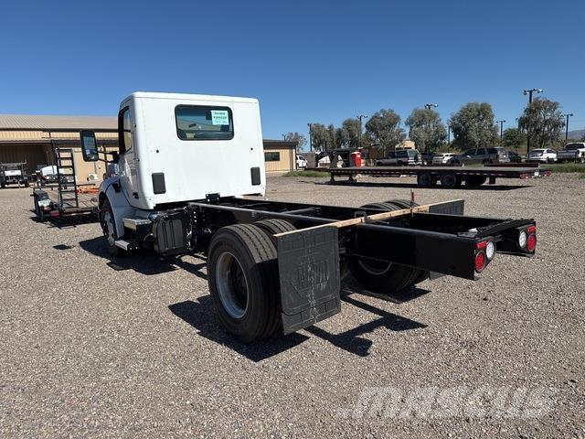 Peterbilt 537 Кабины