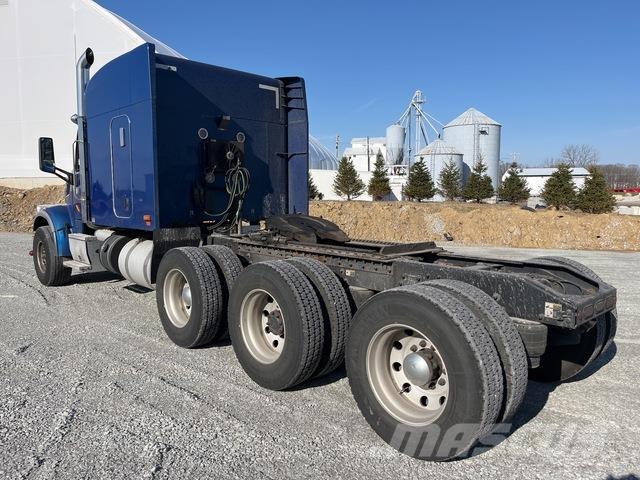 Peterbilt 567 Седельные тягачи