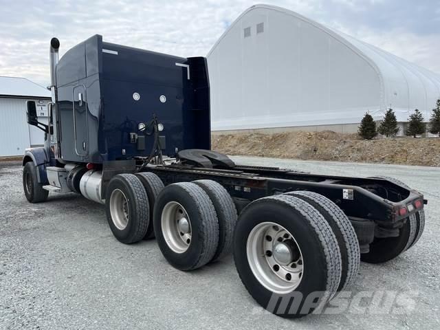 Peterbilt 567 Седельные тягачи