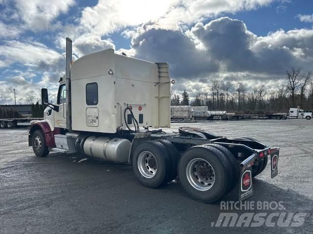 Peterbilt 567 Седельные тягачи