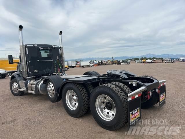 Peterbilt 567 Седельные тягачи