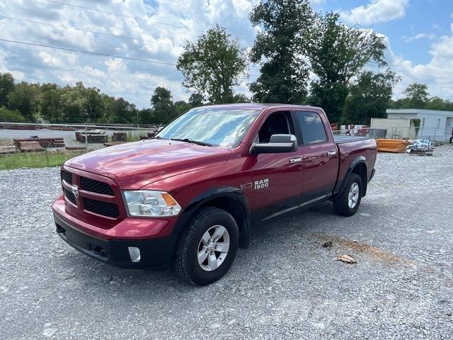 RAM 1500 Бортовые фургоны