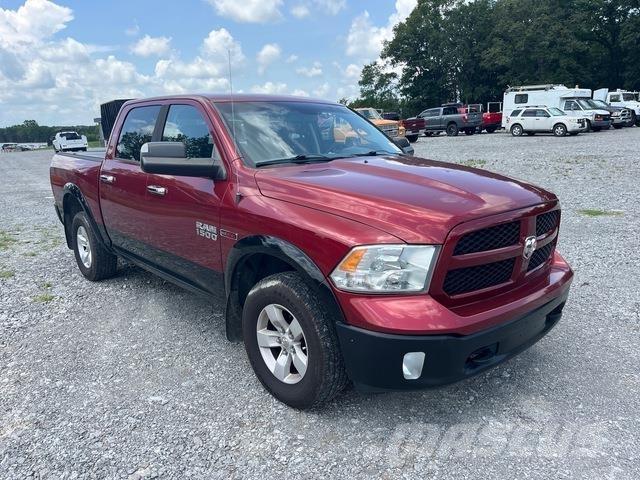 RAM 1500 Бортовые фургоны