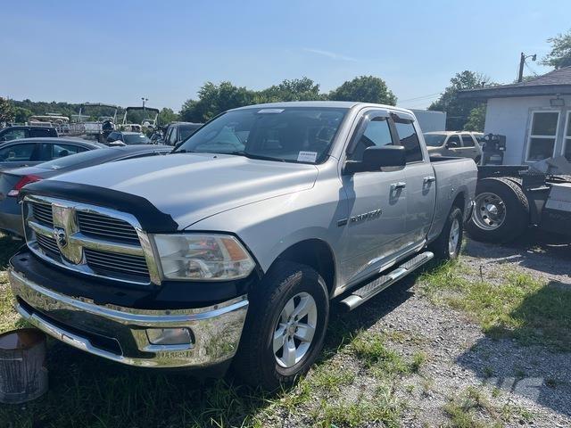 RAM 1500 Бортовые фургоны