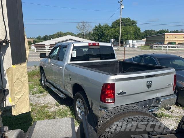 RAM 1500 Бортовые фургоны