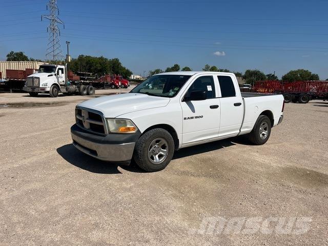 RAM 1500 Бортовые фургоны