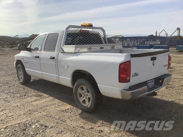 RAM 1500 Бортовые фургоны