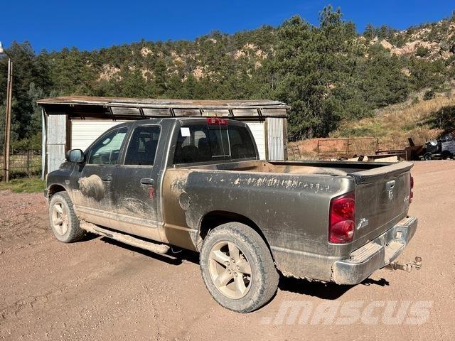 RAM 1500 Бортовые фургоны