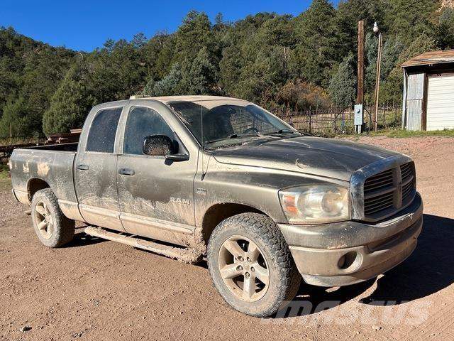 RAM 1500 Бортовые фургоны