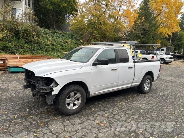 RAM 1500 Бортовые фургоны