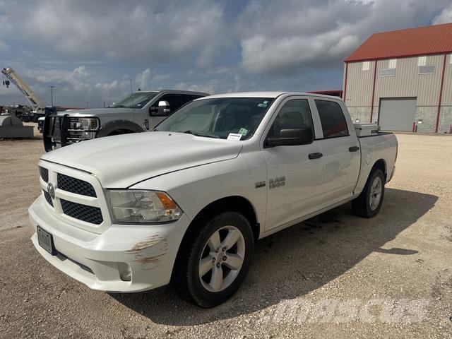 RAM 1500 Бортовые фургоны