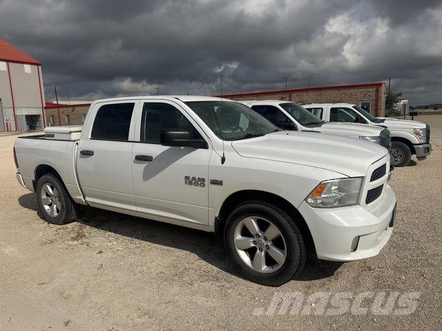 RAM 1500 Бортовые фургоны