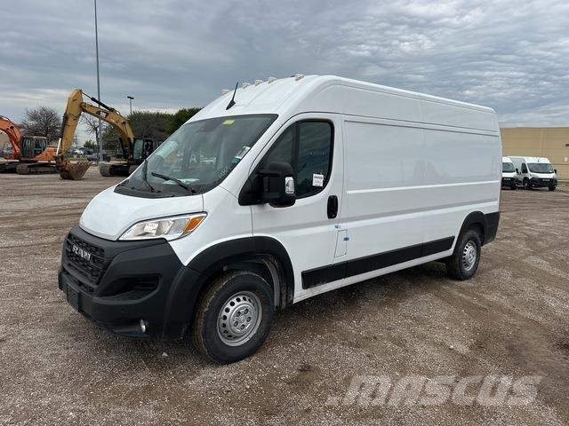 RAM 2500 Грузовики-Фургоны