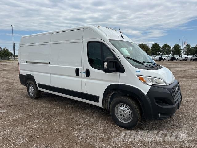 RAM 2500 Грузовики-Фургоны