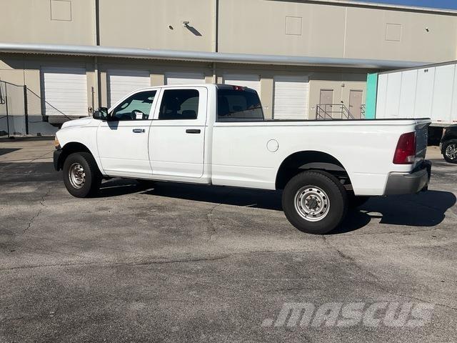 RAM 2500 Бортовые фургоны