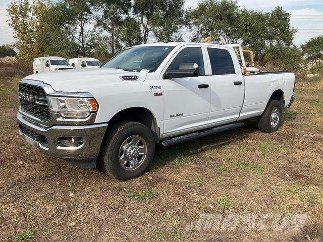 RAM 2500 Бортовые фургоны